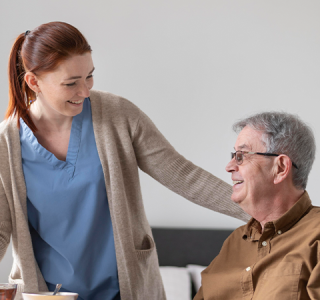 Contratación de cuidadores profesionales para asistencia en el hogar