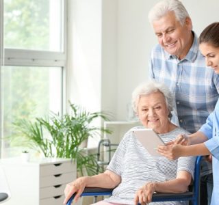 cuidadores para gente mayor en barcelona - cuidadors per gent gran a barcelona